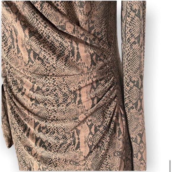 Norma Kamali women’s snake reptile print wrap long sleeve bodycon slinky neutral - Picture 11 of 13